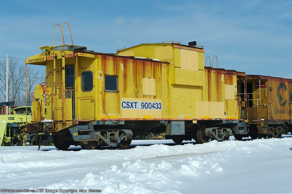 CSX Caboose 900433